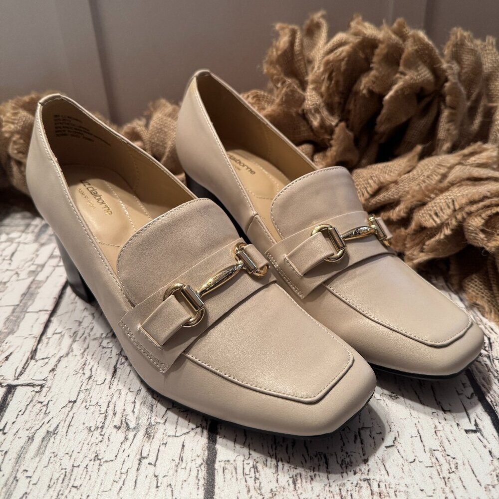 Liz Claiborne Block Heel Show Cream Gold Buckle